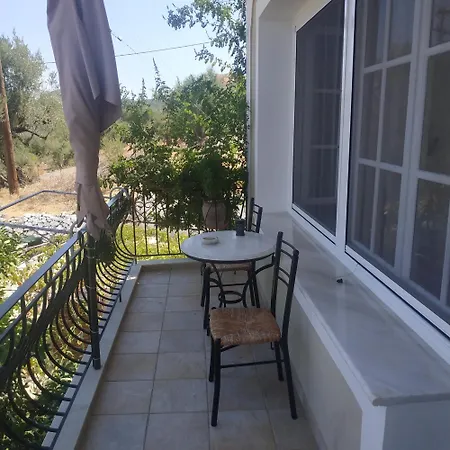 Epicharis Studios Apartment *