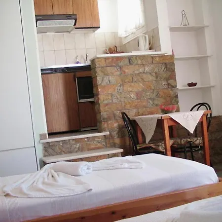 Apartment Epicharis Studios *