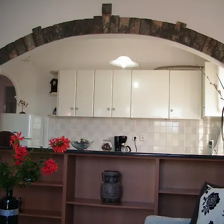 Epicharis Studios Apartment