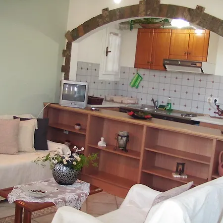 Апартаменты Epicharis *