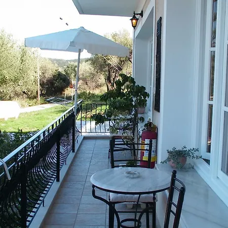 Epicharis Apartment *